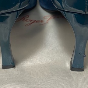 roger vivier 湖水藍7厘米高跟鞋-11