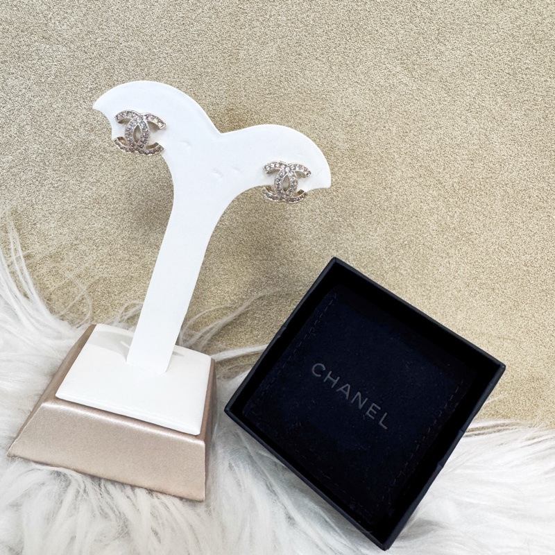 Chanel 金色滿鑽雙C針式耳環 近全新-0