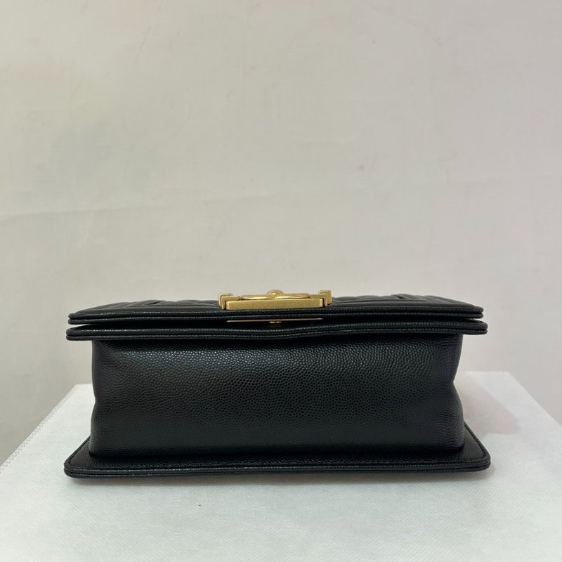 CHANEL BOY 黑荔枝金斜背包20cm-4