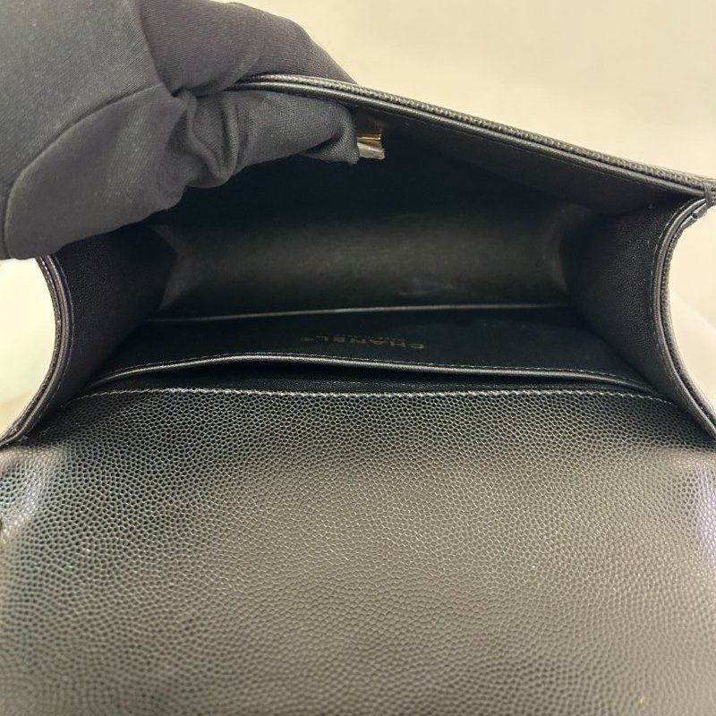 CHANEL BOY 黑荔枝金斜背包20cm-7