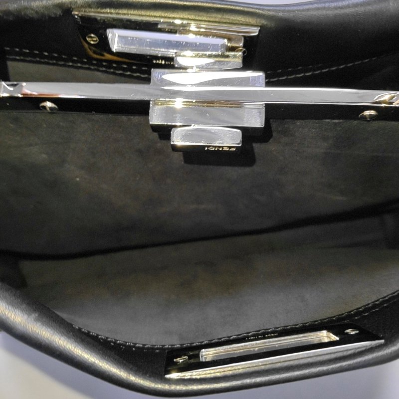 FENDI Peekaboo 中號 黑色牛皮單肩包 銀色五金 可拆卸肩帶-6