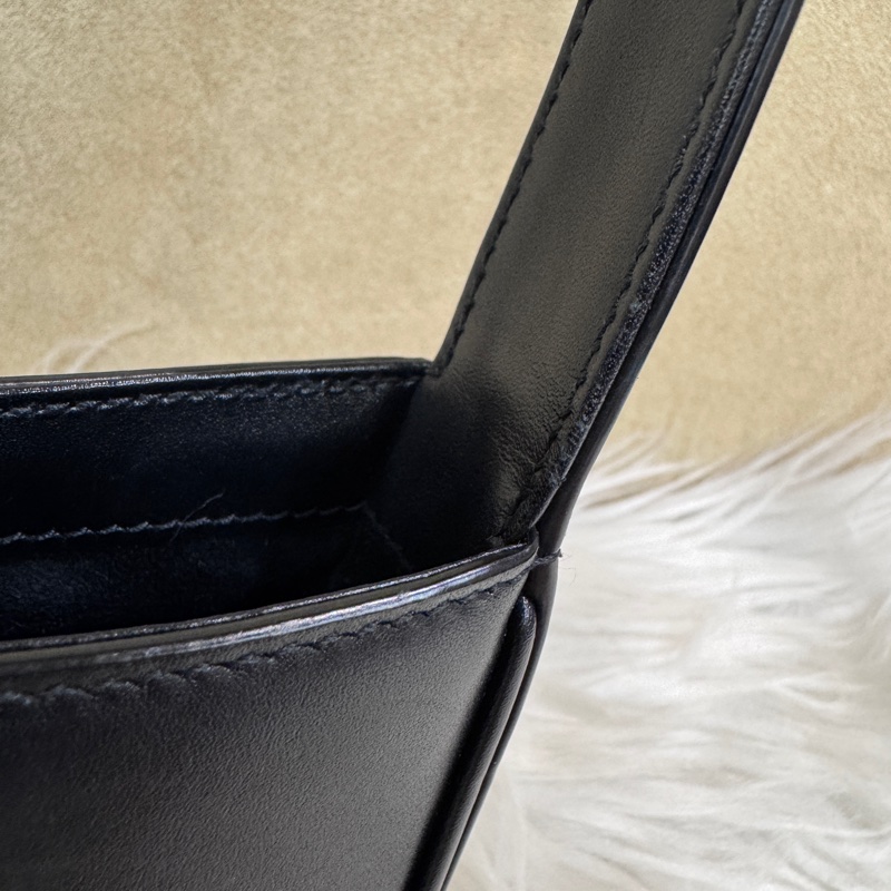YSL Mini LE5A7 黑滑面牛皮手提包-16