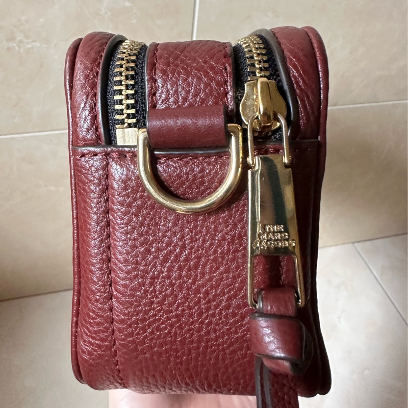 MARC JACOBS 經典款 相機包-11