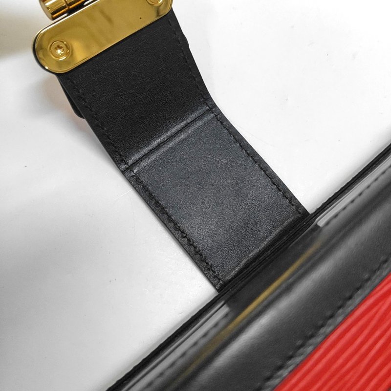 LOUIS VUITTON PETITE MALLE 紅色EPI牛皮水波紋斜挎包單肩包 金色五金 可拆卸肩帶-7