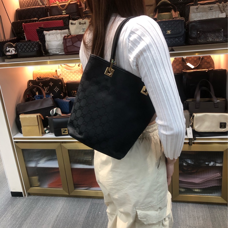 Gucci 黑色老花小Tote Bag O246-6
