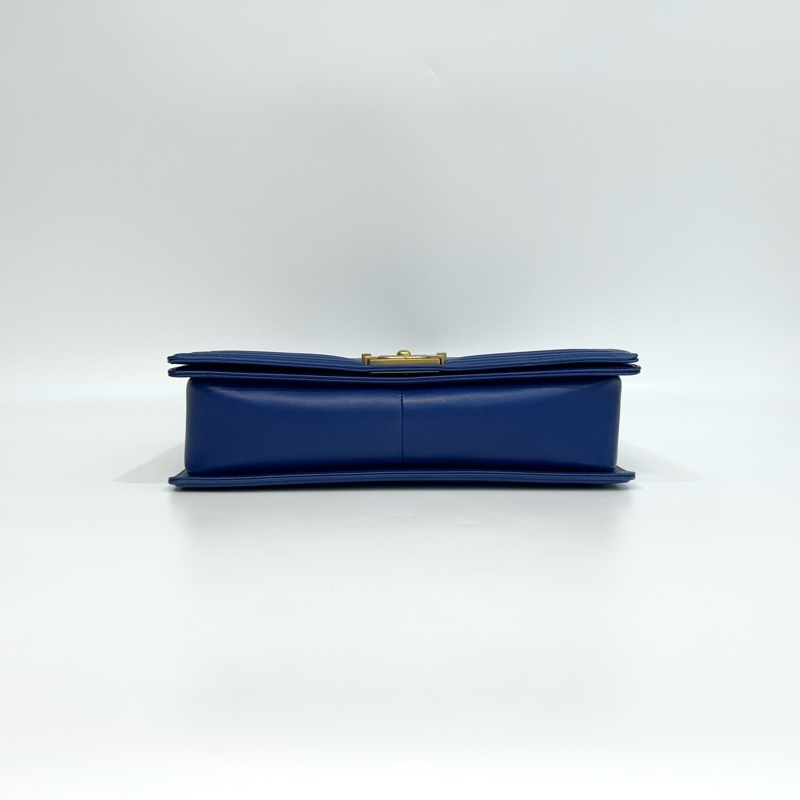 CHANEL深藍羊皮菱格紋金釦Boy30cmA67087-5