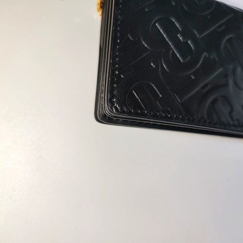 BURBERRY 黑色牛皮浮雕TB單肩包 金色五金 可拆卸肩帶-10