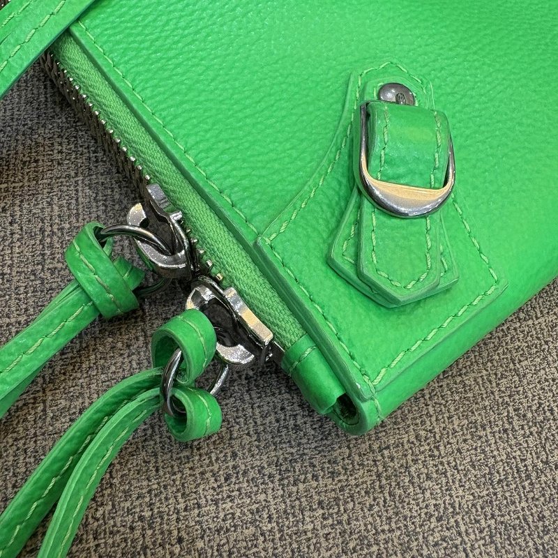 *SHIHNA名牌精品* Balenciaga Neo Classic City 小手拿 螢光綠-2