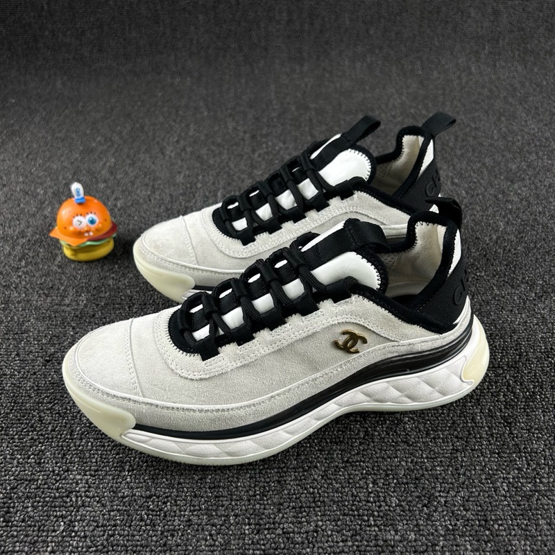 款式：Chanel香奈兒雙C運動鞋 尺碼：37 詳情：整體成色不錯 下地次數不多 經典雙C金扣設計-1