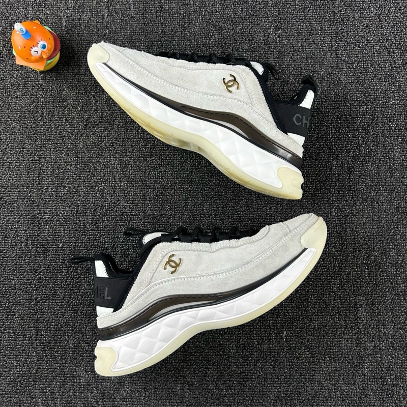 款式：Chanel香奈兒雙C運動鞋 尺碼：37 詳情：整體成色不錯 下地次數不多 經典雙C金扣設計-3