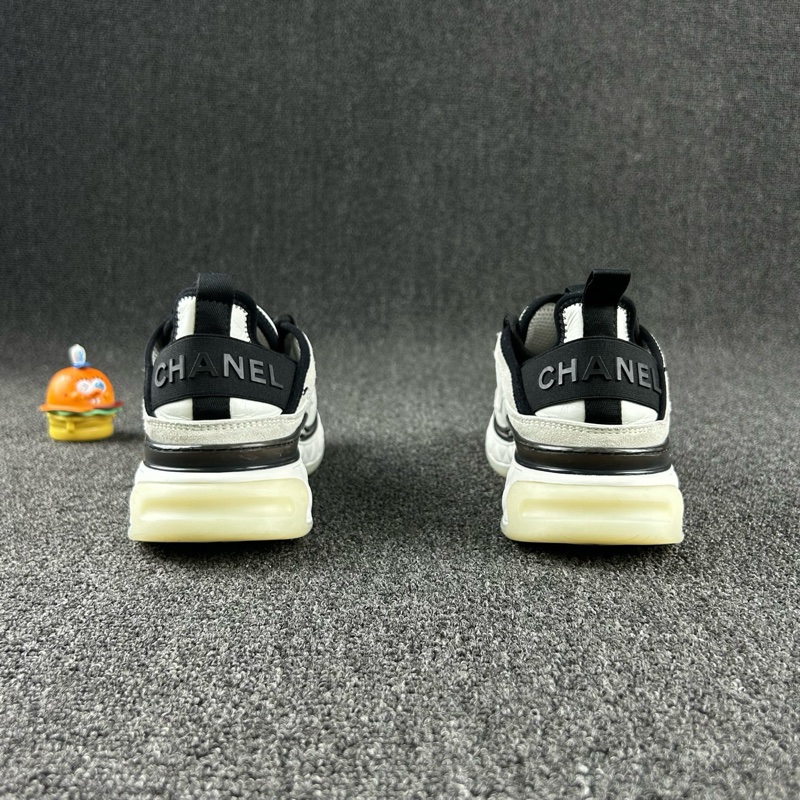 款式：Chanel香奈兒雙C運動鞋 尺碼：37 詳情：整體成色不錯 下地次數不多 經典雙C金扣設計-8