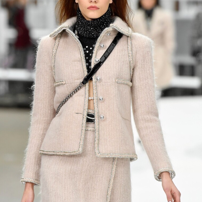 ❤️ CHANEL 秀款經典外套-1