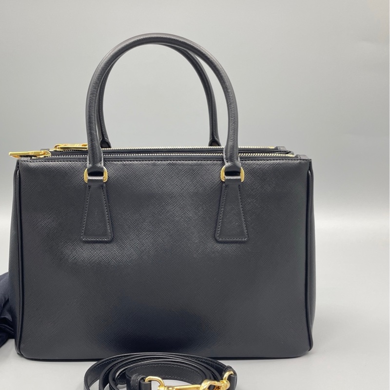 prada黑金殺手包-1