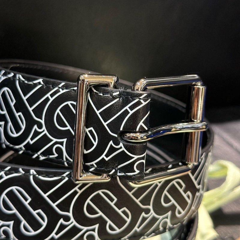 💎Han's house精品服飾💎Burberry TB 滿版 小牛皮 皮帶 寬3.5-3