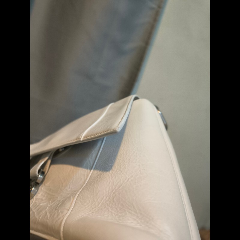 🔥年終狂降🔥【限時降價只到12/31（原26,800）】【8成新】㊣✨BALENCIAGA✨巴黎世家 白色 沙漏包 牛皮 鎖鏈 背帶 肩背包 腋下包/二手包/二手精品/保證正品🌳二手樹屋🌳-17