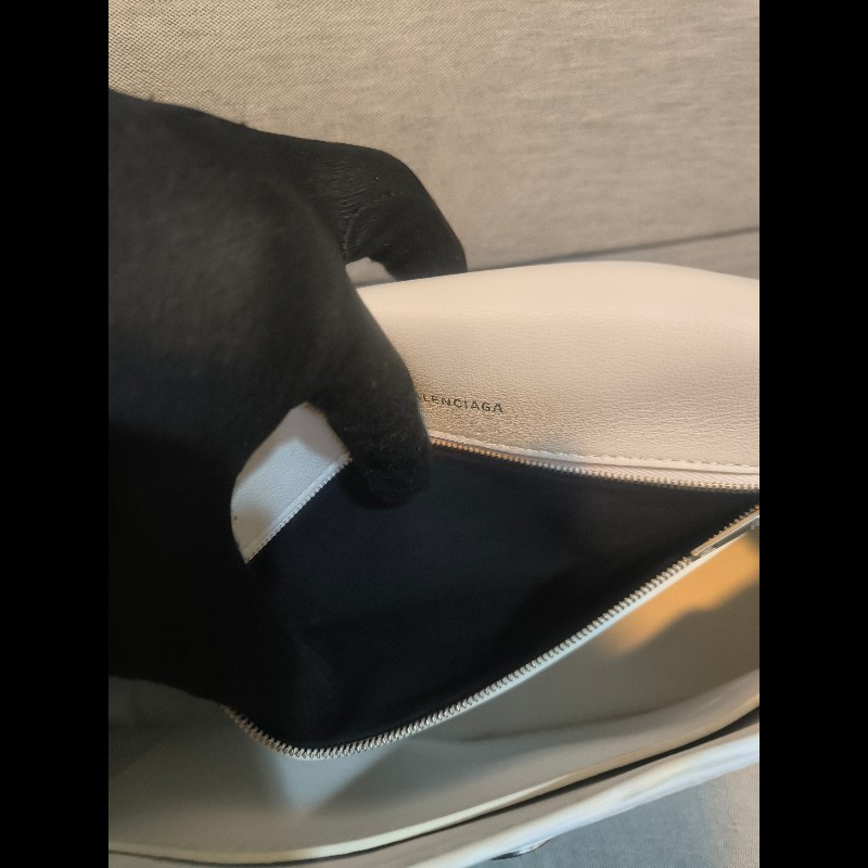 🔥年終狂降🔥【限時降價只到12/31（原26,800）】【8成新】㊣✨BALENCIAGA✨巴黎世家 白色 沙漏包 牛皮 鎖鏈 背帶 肩背包 腋下包/二手包/二手精品/保證正品🌳二手樹屋🌳-44