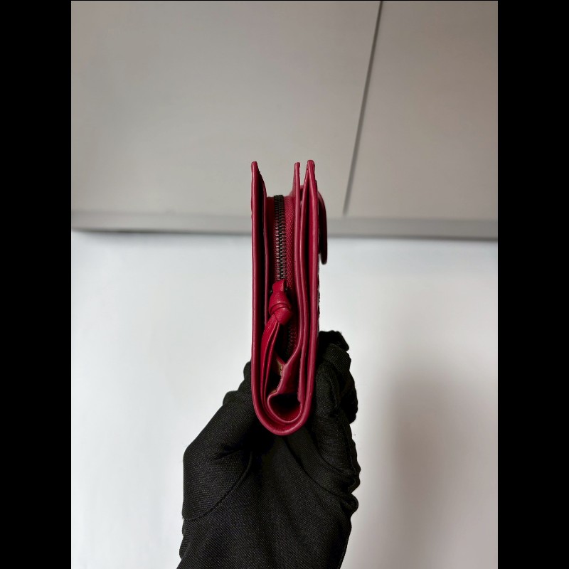 BV 紅皮編織有釦中夾-7