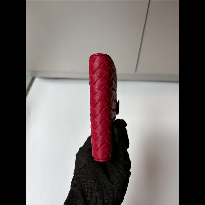 BV 紅皮編織有釦中夾-9