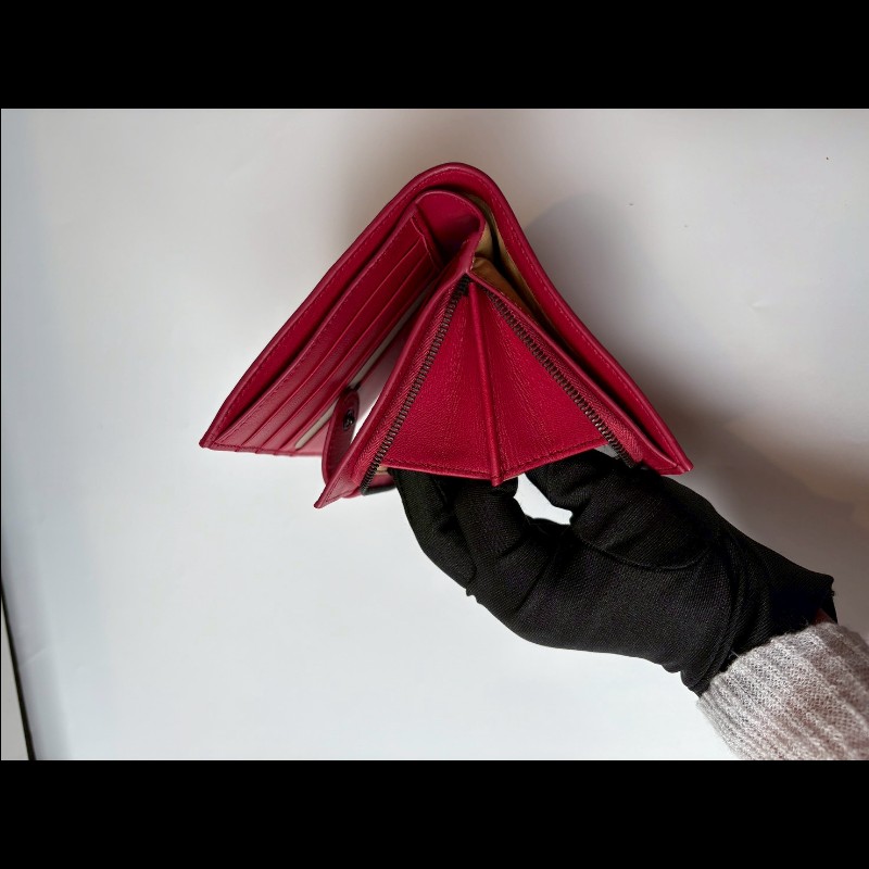 BV 紅皮編織有釦中夾-12