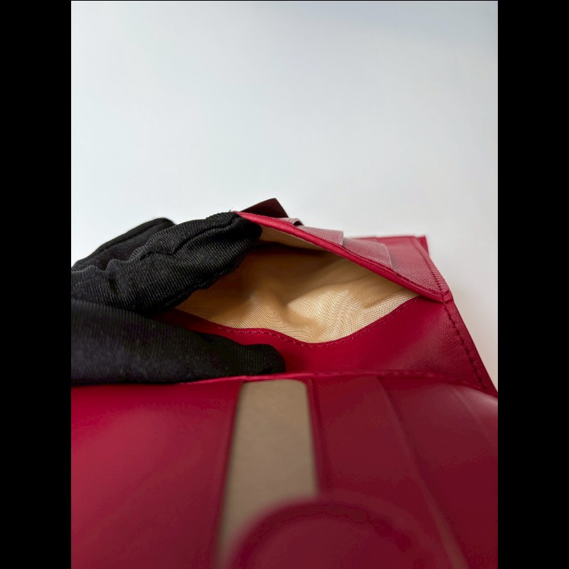 BV 紅皮編織有釦中夾-14