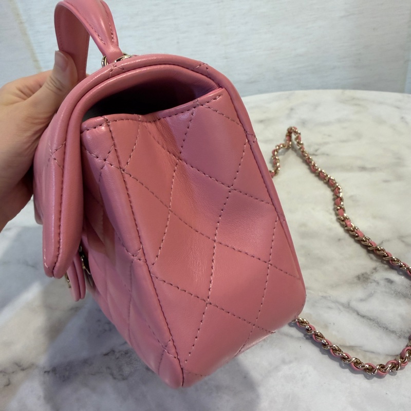 Chanel 粉紅色羊皮金釦COCO20-2