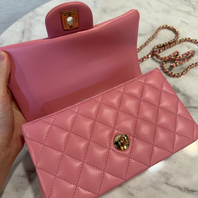 Chanel 粉紅色羊皮金釦COCO20-6