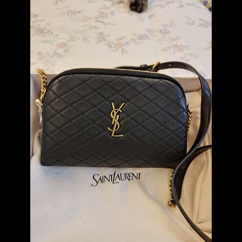 Saint Laurent Gaby 黑色絎縫小羊皮拉鍊包。-11