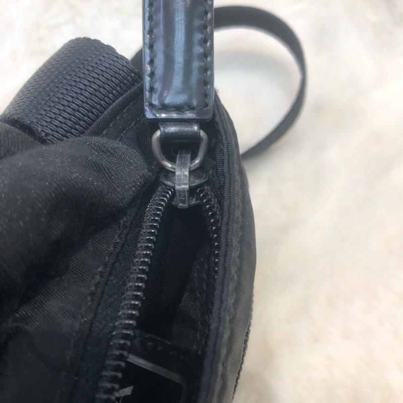 Prada 黑色斜孭日字袋 I471-12