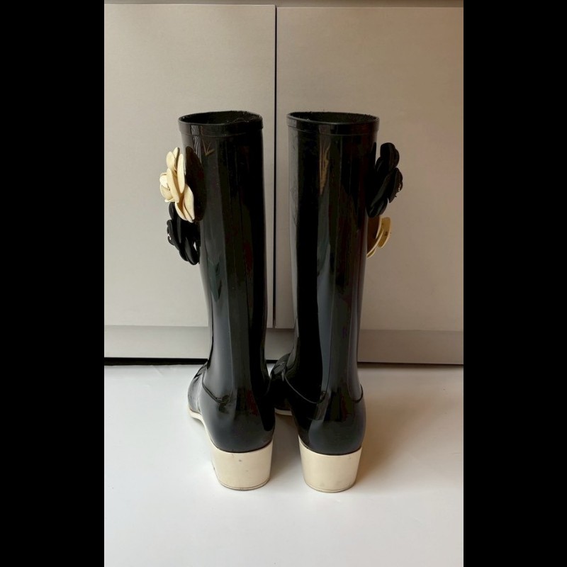Chanel 黑白山茶花雨靴 PVC-4