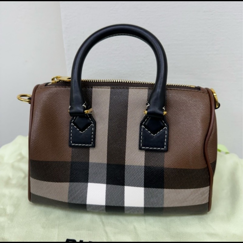 Burberry 迷你經典格紋保齡球包-0