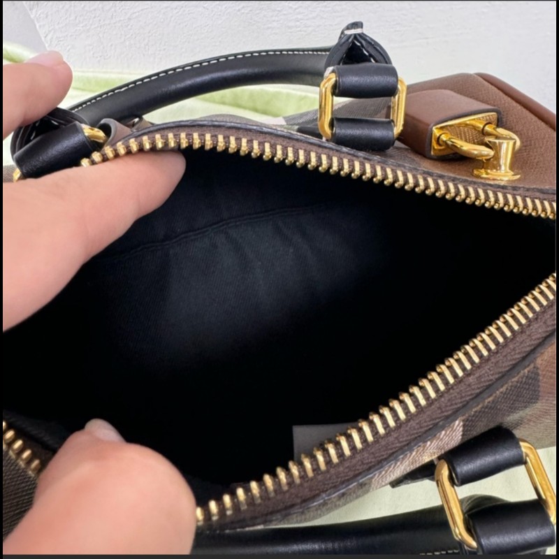 Burberry 迷你經典格紋保齡球包-3