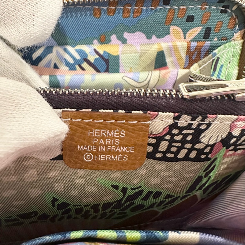 愛馬仕 Hermes 絲巾短夾 金棕色 自由之城/狗來富-3