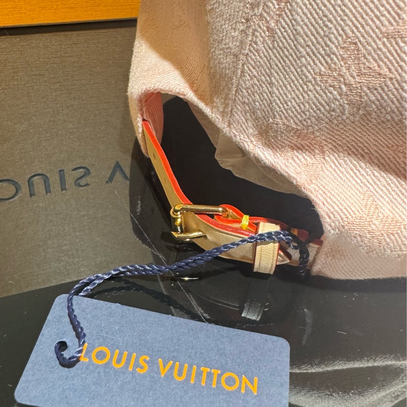 全新專櫃品🩷 Louis Vuitton 路易威登 粉紅色LV印花棒球帽-4