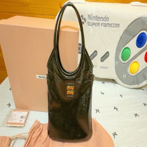 miu miu mini ivy 黑色油蠟皮 手提、斜背包