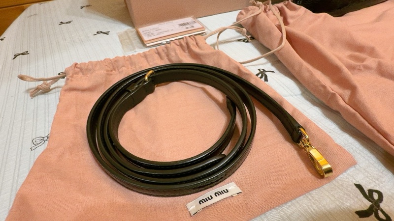 miu miu mini ivy 黑色油蠟皮 手提、斜背包-3