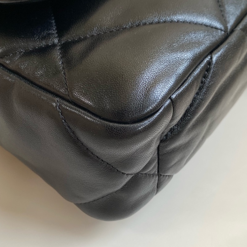 ®️Chanel 19bag 黑金小號 晶片款-16