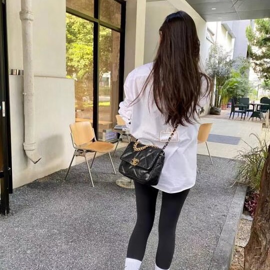 ®️Chanel 19bag 黑金小號 晶片款-2