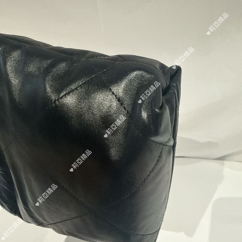 莉亞精品♡Chanel 22bag mini 黑金經典款 近新美包-6