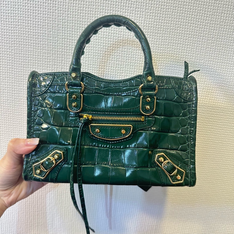 Balenciaga Le City 迷你鱷魚壓紋手提包(綠色)-0