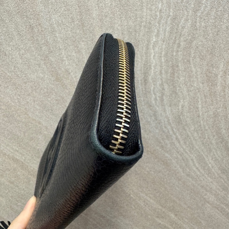 GUCCI黑色牛皮SOHO流蘇ㄇ拉鍊長夾598187-11