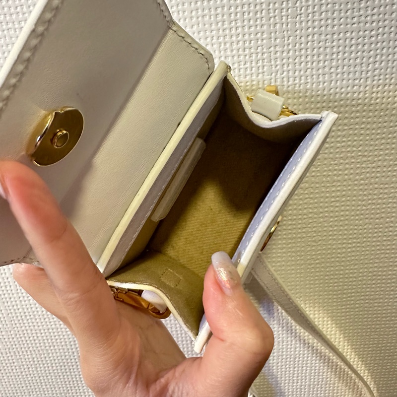 Jacquemus Le Chiquito 白色牛皮迷你手提包-13