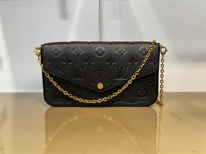 LV 黑牛皮壓紋Felicie Pochette金釦3合1斜背包-0