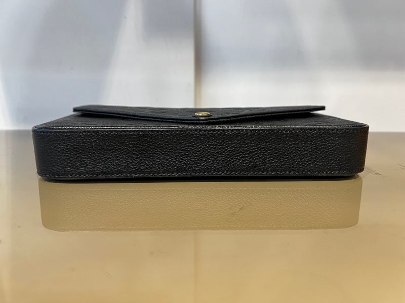 LV 黑牛皮壓紋Felicie Pochette金釦3合1斜背包-3