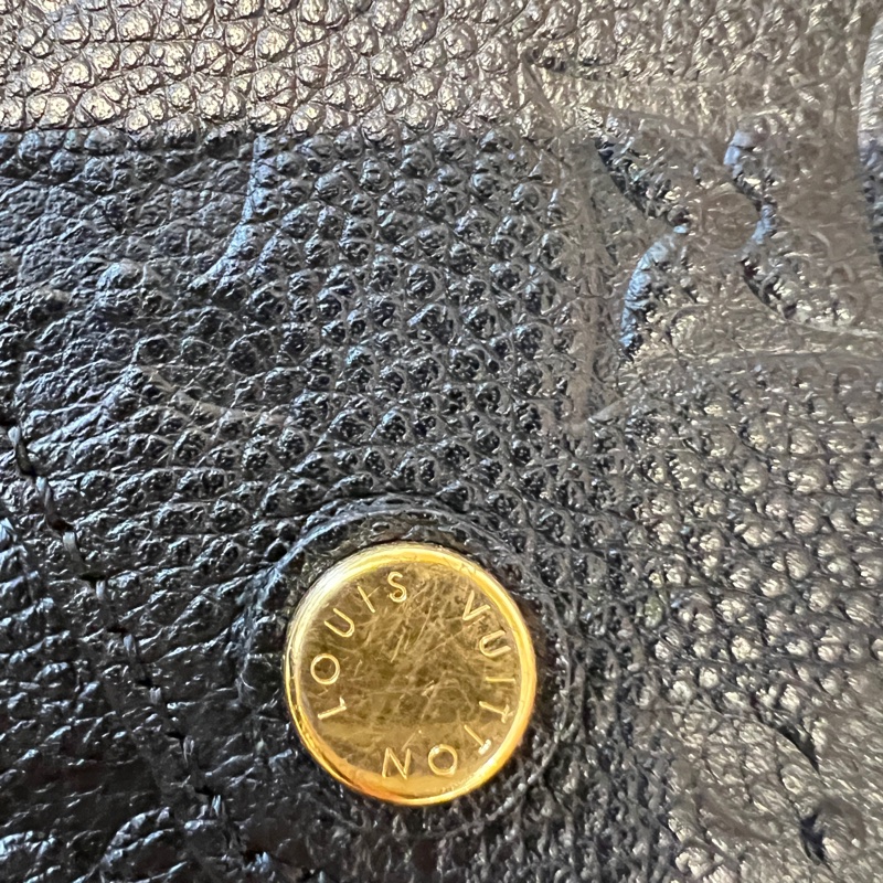 LV 黑牛皮壓紋Felicie Pochette金釦3合1斜背包-13