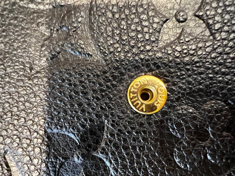 LV 黑牛皮壓紋Felicie Pochette金釦3合1斜背包-15