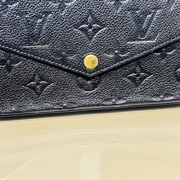 LV 黑牛皮壓紋Felicie Pochette金釦3合1斜背包-17