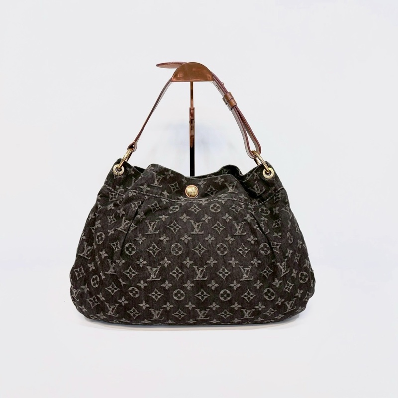 LV黑灰牛仔布老花壓紋肩背包-2