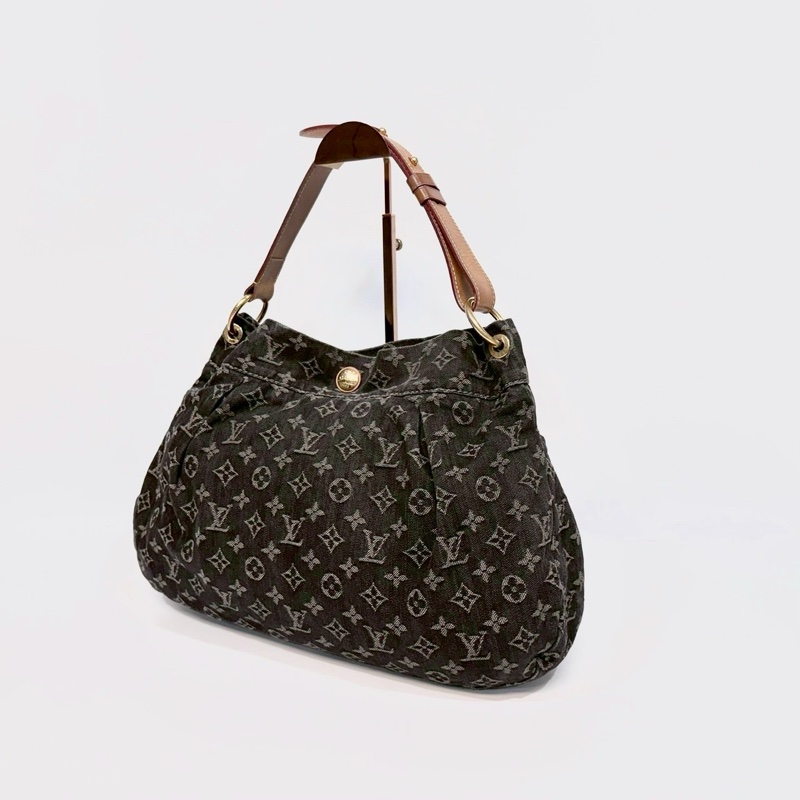 LV黑灰牛仔布老花壓紋肩背包-4