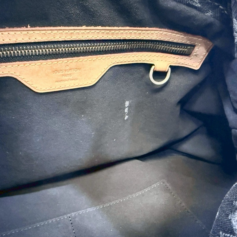 LV黑灰牛仔布老花壓紋肩背包-17