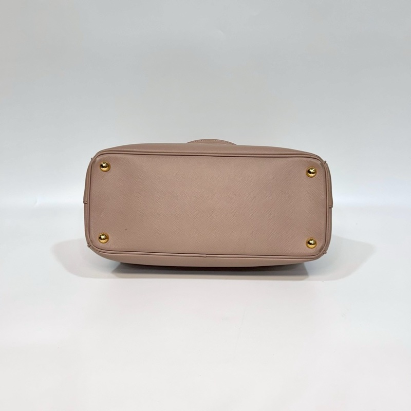 PRADA奶茶色防刮牛皮金釦大號殺手包1BA274-4